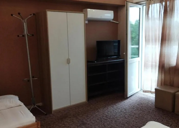 ゲストハウス за гости деметра *