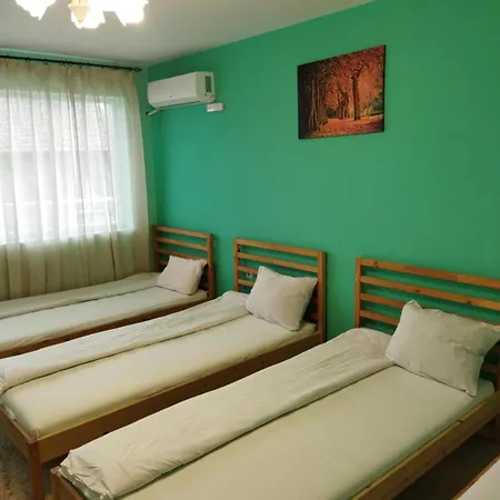 за гости деметра Szófia